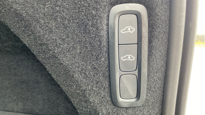 Volvo XC90 2.0 T8 PHEV Plus Dark 5dr AWD Geartronic Estate